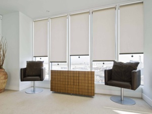 Chine Semi Blackout Roller Blind Tissu Ignifuge <span class=keywords><strong>PVC</strong></span> Solaire Fenêtre Stores 5% Ouverture Intérieur - Product Image 2