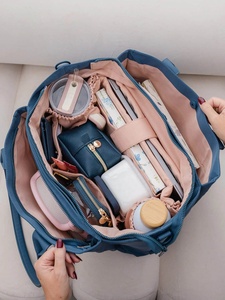 Sac fourre-tout antivol imperméable à fermeture éclair, grande capacité, en nylon personnalisé, convertible, décontracté, pour femme, à porter à l'épaule ou à la main, pour usage quotidien - Product Image 2