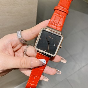 Montre pour femme de style vintage, bracelet en cuir véritable, montre calendrier simple et élégante. - Product Image 3