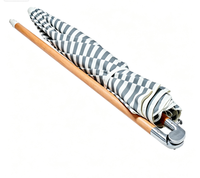 Parasol de plage rayé portable avec mât en bois, protection solaire extérieure pour la plage, le jardin, le camping, logo personnalisé disponible