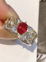 Bijoux personnalisés 18K Gold Vintage Natural Pigeon Blood Ruby Ring Light Luxury Oval Cut Ruby Wedding Eternity Rings