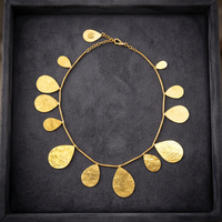 Collier vintage fait main en laiton plaqué or 18 carats, motif goutte d'eau, pour femme, idéal pour les occasions spéciales et les mariages