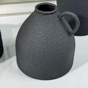 Ensemble de vases de sol en fer noir givré Wabi-sabi faits à la main, pots de fleurs texturés nordiques avec trou de drainage et base antidérapante pour la maison moderne - Product Image 4