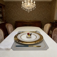 Assiettes de présentation rondes de luxe réutilisables en plastique à motif doré pour mariage et fête, 13 pouces