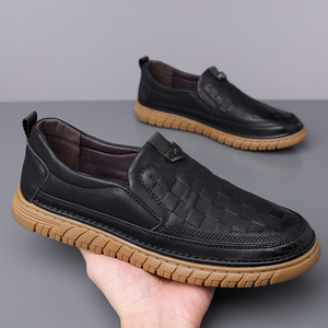 รองเท้าโลฟเฟอร์หนังผู้ชายแบบสวม พื้นยางนุ่ม สีน้ำตาล รองเท้าลำลองสไตล์ธุรกิจ สำหรับฤดูใบไม้ผลิและฤดูใบไม้ร่วง สไตล์วัยรุ่น - Product Image 4