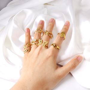 Ensemble de bagues en or tendance pour femmes et filles, chaîne serpent, bagues empilables, acier inoxydable vintage, plaqué or 18 carats, tailles mixtes - Product Image 4