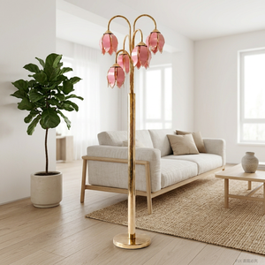 Lampe sur pied romantique style Cottagecore : Abat-jour en verre en forme de tulipe rose sur un pied doré - Product Image 3