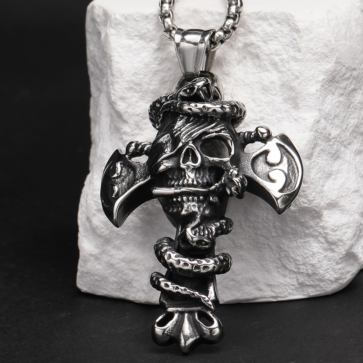 Single steel pendant without chain