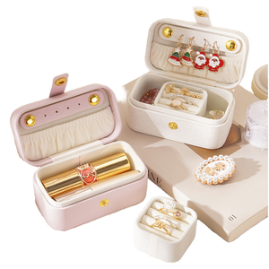 Estuche de Viaje Portátil Mini de Terciopelo y Cuero PU para Joyas con Caja de Regalo para Pendientes, Cadenas de Oreja, Lápiz Labial y Anillos - Caja Organizadora de Joyas - Product Image 1