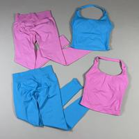 Op maat gemaakte naadloze gebreide haltertop met hoge taille, billenliftende yogabroek, yogafitness tweedelig set sportkleding voor dames