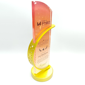 Trofeo de Cristal Transparente Exquisito 2026, Medalla de Honor por Innovación Anual, Colección UV, Diseño Industrial Internacional - Product Image 1