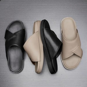 2025 à la mode hommes en <span class=keywords><strong>cuir</strong></span> de vachette véritable sandales d'été rembourré extérieur pantoufles décontracté en <span class=keywords><strong>cuir</strong></span> chaussures pour hommes - Product Image 2