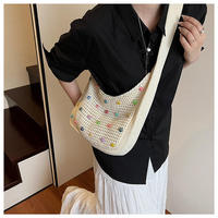 Sac fourre-tout en crochet pour femme, sac à main perlé nacré, sac à bandoulière en tricot crème avec perles colorées, sac à main bohème