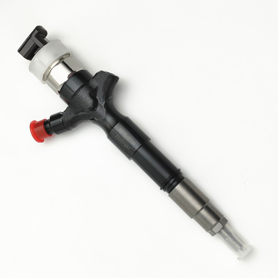 High Performance Diesel Injector 095000-7380 Common Rail Fuel Injetor 23670-30240 for ISUZU