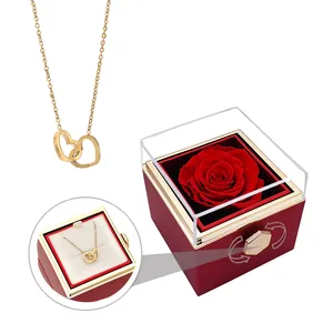 2024 गर्म बिक्री शाश्वत संरक्षित ताजा गुलाब के फूल घूर्णन गहने बॉक्स क्रिसमस उपहार प्यार के लिए हार के साथ सेट बॉक्स