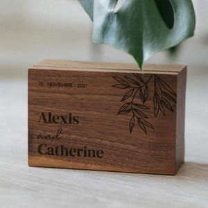 <span class=keywords><strong>Manivelle</strong></span> ou boîte <span class=keywords><strong>à</strong></span> musique en bois naturel avec conception et mélodie personnalisées - Product Image 4