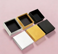 Boîte cadeau en carton rigide noir extra-robuste avec couvercle et base, embossage, grandes/petites tailles, emballage neutre, vente en gros