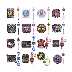 Cuentas sueltas de PVC y silicona con eslóganes creativos DIY para la creación de bolígrafos - Product Image 1