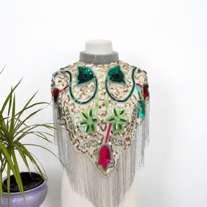 Écharpe à sequins et perles faite à la main avec pompons et embellissements floraux, taille adulte, cape à perles - Product Image 1