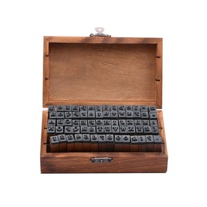 Sellos <span class=keywords><strong>de</strong></span> Arcilla para Cerámica con Caja <span class=keywords><strong>de</strong></span> Almacenamiento <span class=keywords><strong>de</strong></span> <span class=keywords><strong>Madera</strong></span>, Sellos <span class=keywords><strong>de</strong></span> Goma Multifuncionales con <span class=keywords><strong>Letras</strong></span> para Manualidades en Arcilla y Creación <span class=keywords><strong>de</strong></span> Tarjetas - Product Image 1