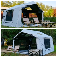 Tente gonflable imperméable de 8 mètres carrés, résistante au vent, pour le glamping en plein air, avec cheminée et port pour climatisation