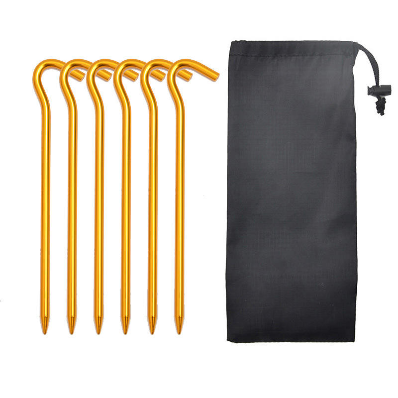 4 clous noirs, 1 sac, 4 cordes, 4 doubles paupières