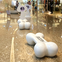 Banco de Fibra de Vidrio con Forma de Hueso, Asiento de FRP Brillante, Escultura Decorativa para Centros Comerciales, Exposiciones y Paisajismo