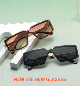 แว่นกันแดดทรงสี่เหลี่ยมโลหะ UV400 รุ่นใหม่ปี 2026 ขายส่ง สำหรับผู้หญิงและผู้ชาย ขาแว่นลายพิมพ์ เลนส์ชิ้นเดียว ดีไซน์หรูหรา ขนาดใหญ่พิเศษ สวมใส่สบาย - Product Image 4