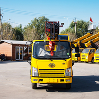 Camion benne FAW 5 tonnes à prix compétitif avec grue à flèche rigide hydraulique et 4 stabilisateurs pour la logistique