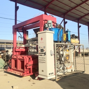 Machine mobile polyvalente de vibroformage pour la fabrication d'éléments en béton préfabriqués (tuyaux en ciment, boîtes en U, culverts, monte-étages de puits) - Product Image 2