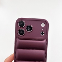 Coque de téléphone tendance rouge cerise en duvet avec sangle en soie pour iPhone 17 Pro Max 16 15 14 Plus 13 12 Pro 11, étui antichoc matelassé