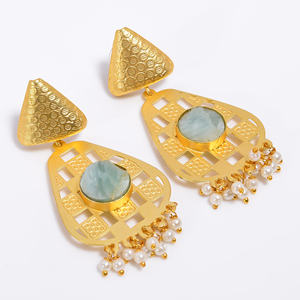 Pendientes colgantes de latón, pendientes de moda chapados en oro de 14 quilates para mujeres y niñas, proveedores de joyería hecha a mano - Product Image 1