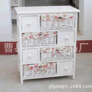 Gabinete de Almacenamiento de Madera Blanco con Cajones y Cestas para Organización del Hogar - Product Image 1