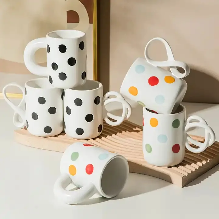 Taza de cerámica colorida para leche, taza creativa de café con punto de onda bonito con mango único, pintada a mano, nueva