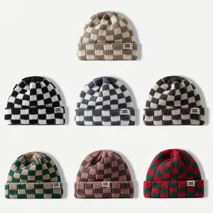 Sewingman 23SM9027 Beanie pola kotak-kotak perempuan Logo kustom pribadi ukuran besar