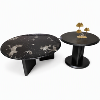 Ensemble de table basse moderne avec plateau en verre noir, structure en bois et piétement trépied, design durable et écologique pour salon
