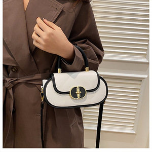 Nuova Borsa da Donna alla Moda con Chiusura a Lucchetto, Elegante Borsa a Tracolla e a Mano - Product Image 6