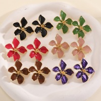 Anting-anting klip bunga vintage gaya baru untuk wanita, perhiasan sehari-hari, anting-anting semanggi lima untuk pesta, hadiah ulang tahun