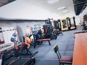 مصنع AIDONG بلاط ملعب رخيص مستعمل أرضيات خارجية للصالات الرياضية - Product Image 6