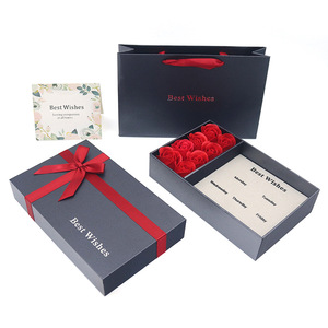 Confezione Regalo per San Valentino 2026 con 8 Rose Rosse Conservate Fatte a Mano e <span class=keywords><strong>Sette</strong></span> Paia di Orecchini, Ideale per Pasqua e Natale - Product Image 1