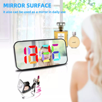 Horloge de table numérique LED multicolore avec miroir, fonction snooze, réglage de la luminosité, grand écran, personnalisation en gros pour cosmétiques