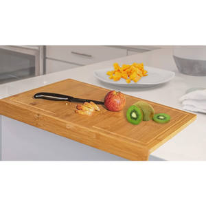 Bandeja para servir carne de cocina personalizada profesional, cubierta de estufa de bambú Extra grande, tabla de cortar con borde de mostrador - Product Image 1