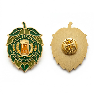 Épinglette personnalisée en alliage de zinc émaillé souple, motif chopes de bière en mousse, pour la célébration de l'Oktoberfest - Product Image 1