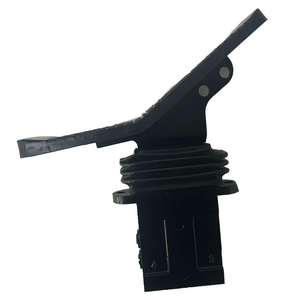 Kobelco E320D válvula operada con mango Excavadora Montaje de válvula de pie Suministro de producción Excavadora Control Mango Fábrica de producción - Product Image 1