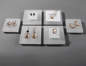 ชุดจอแสดงผลขาตั้งเครื่องประดับอะคริลิกแบบมืออาชีพที่กําหนดเองเหมาะสําหรับร้านขายเครื่องประดับต่างหูสร้อยคอตกแต่งจอแสดงผล - Product Image 6