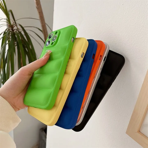 Custodia per cellulare in TPU morbido 3D effetto piumino alla moda per <span class=keywords><strong>iPhone</strong></span> 16 15 14 Plus 13 12 <span class=keywords><strong>11</strong></span> Pro Max, <span class=keywords><strong>cover</strong></span> posteriore personalizzata OEM - Product Image 5