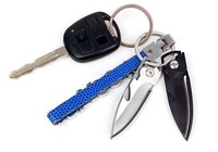Mini couteau multifonction Porte-clés Couteau pliant Portable EDC Tools Camping Chasse Outdoor Gear Survival Card Multitool