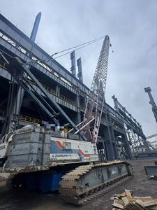 Grúa hidráulica sobre orugas Zoomlion usada de 180 toneladas con alta eficiencia operativa - Product Image 2