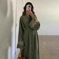 Abaya florale brodée sur mesure, manches cloche, ceinture enveloppante, longueur au sol, robe islamique élégante pour femmes musulmanes, abaya ouverte