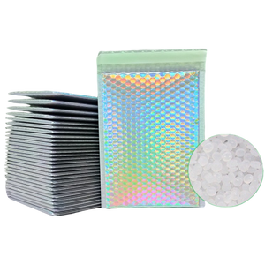 Sobre de Burbujas Holográfico Arcoíris a Prueba de Golpes con Protección Lateral para Envío de Regalos Frágiles - Product Image 1